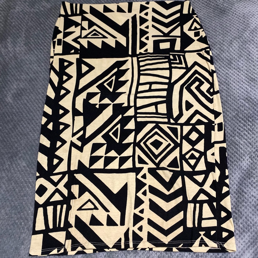 Black and Cream Knee-Length Pencil Skirt